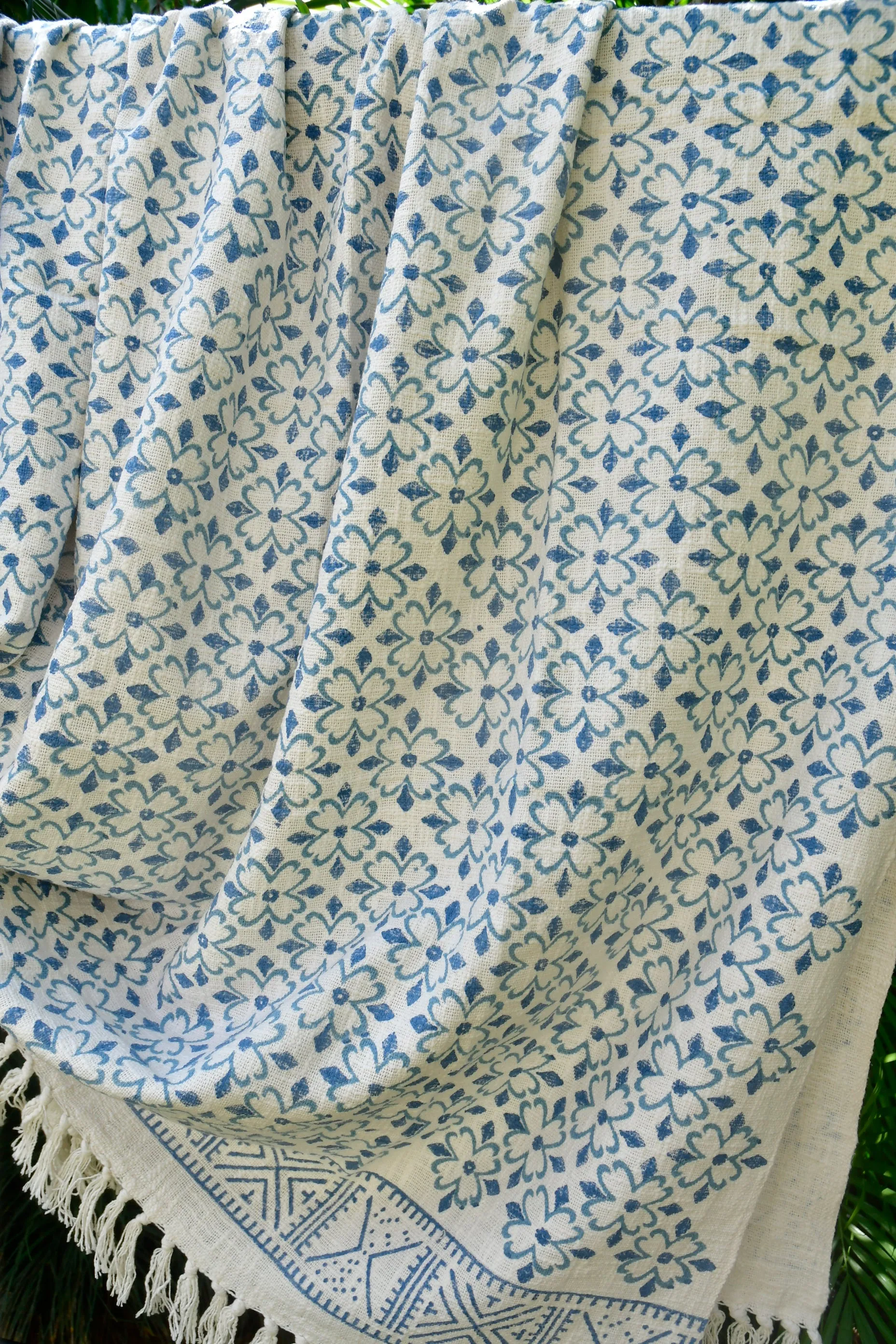 Jaipur Elegance: Indigo Floral Throw, Handcrafted Style