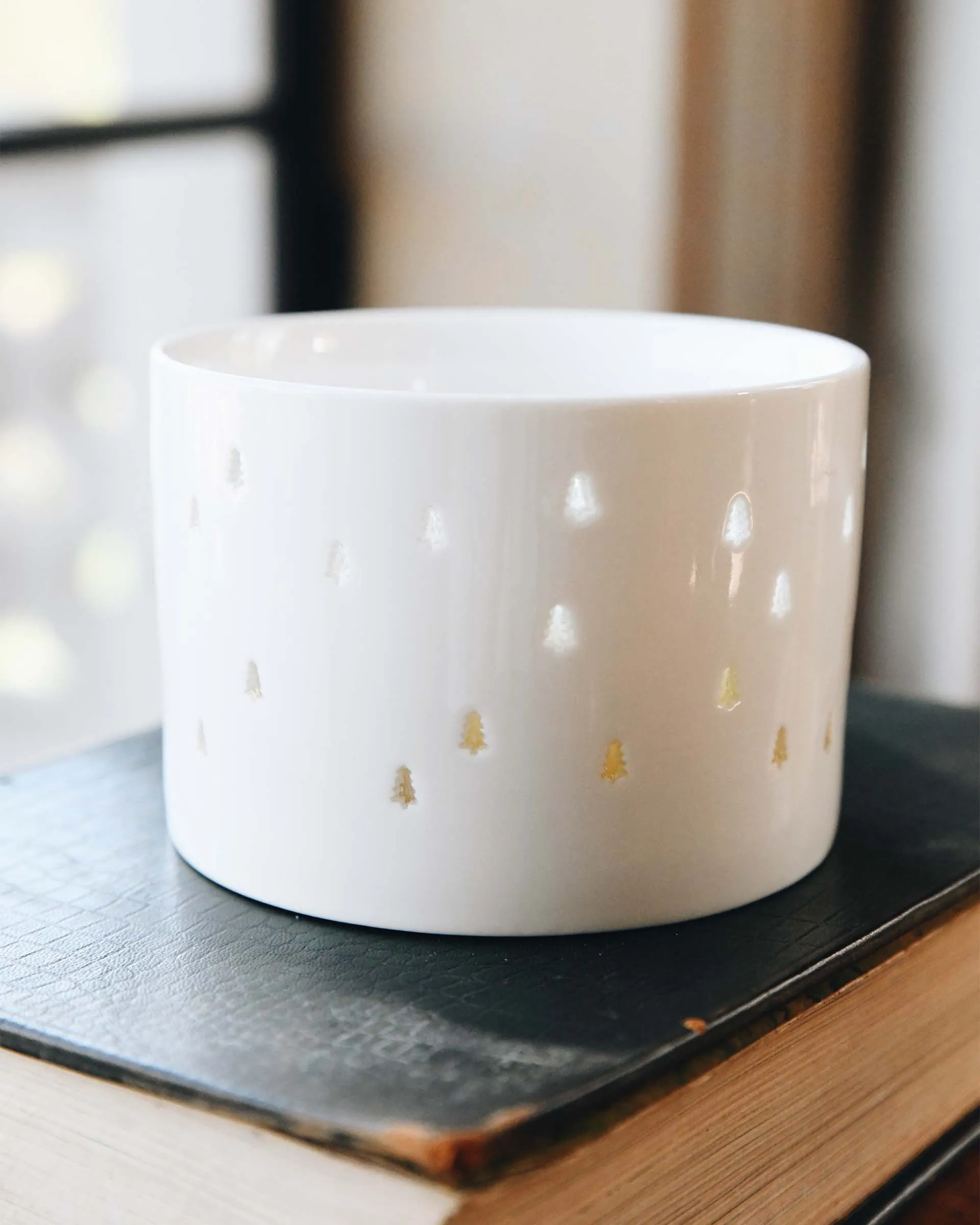 Sea Pines Twinkle Ceramic Candle